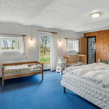 בית נופש 7 Bedroom Stunning In Outrup Ovtrup