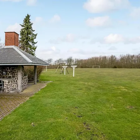 7 Bedroom Stunning In Outrup