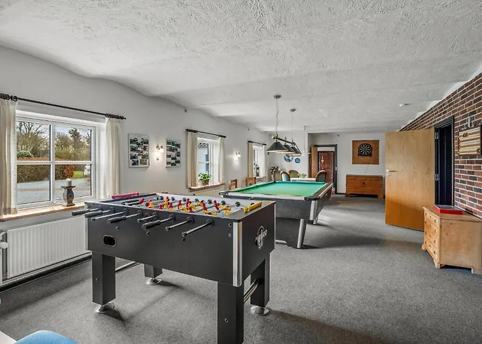 Vakantiehuis 7 Bedroom Stunning In Outrup