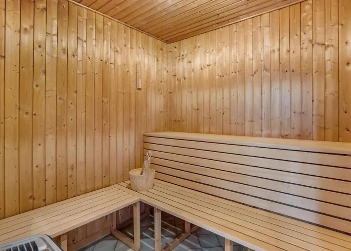 7 Bedroom Stunning In Outrup * Ovtrup