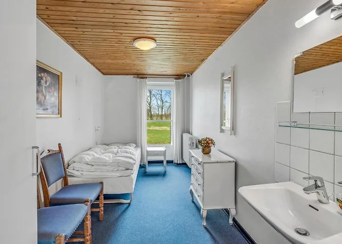 7 Bedroom Stunning In Outrup Holiday home *