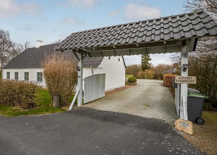 7 Bedroom Stunning In Outrup Vakantiehuis