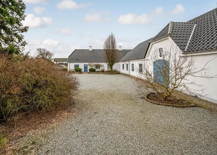 Vakantiehuis 7 Bedroom Stunning In Outrup *