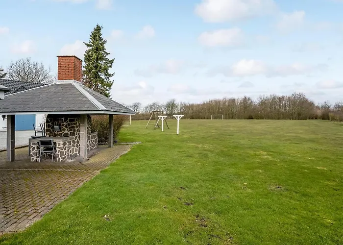 7 Bedroom Stunning In Outrup