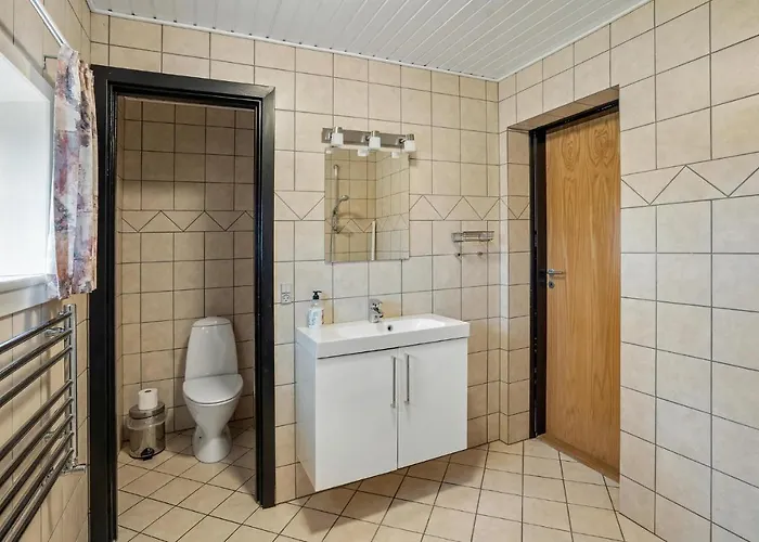 7 Bedroom Stunning In Outrup 別荘